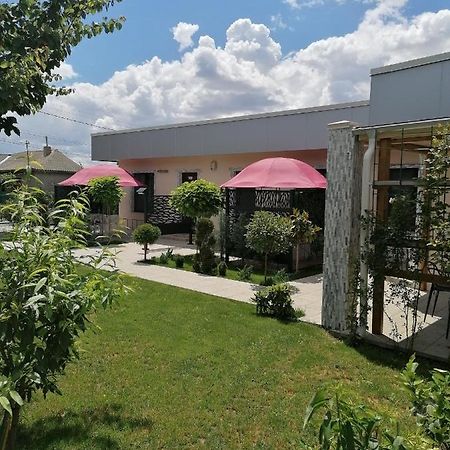 Brize Guest House トゥズラ エクステリア 写真