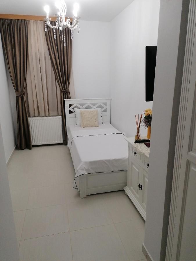 Brize Guest House トゥズラ エクステリア 写真